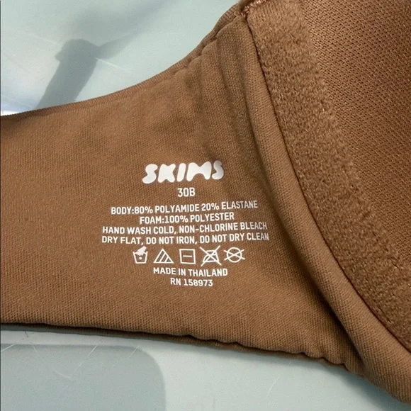 NWT SKIMS Fits Everybody T-Shirt Demi Bra - Picture 4 of 5